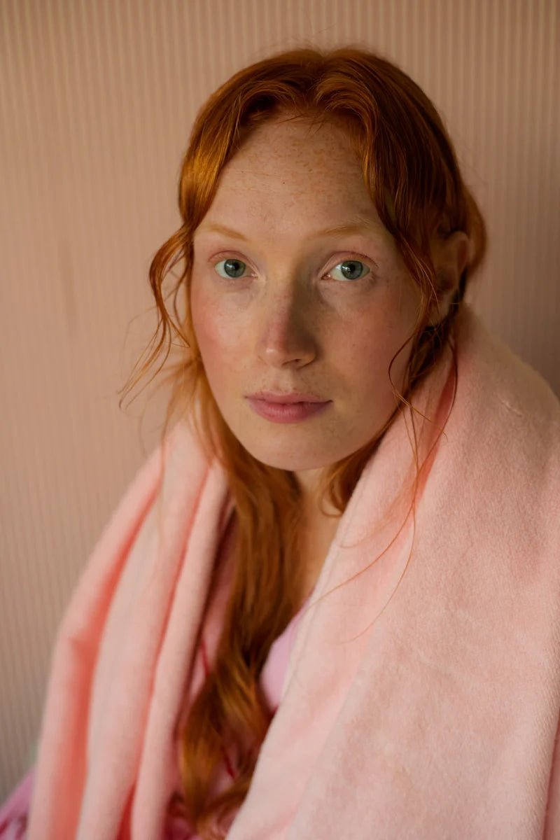 Bongusta Naram Towel in blush pink, a soft and plush bathroom towel with a cozy, absorbent fabric for everyday use.