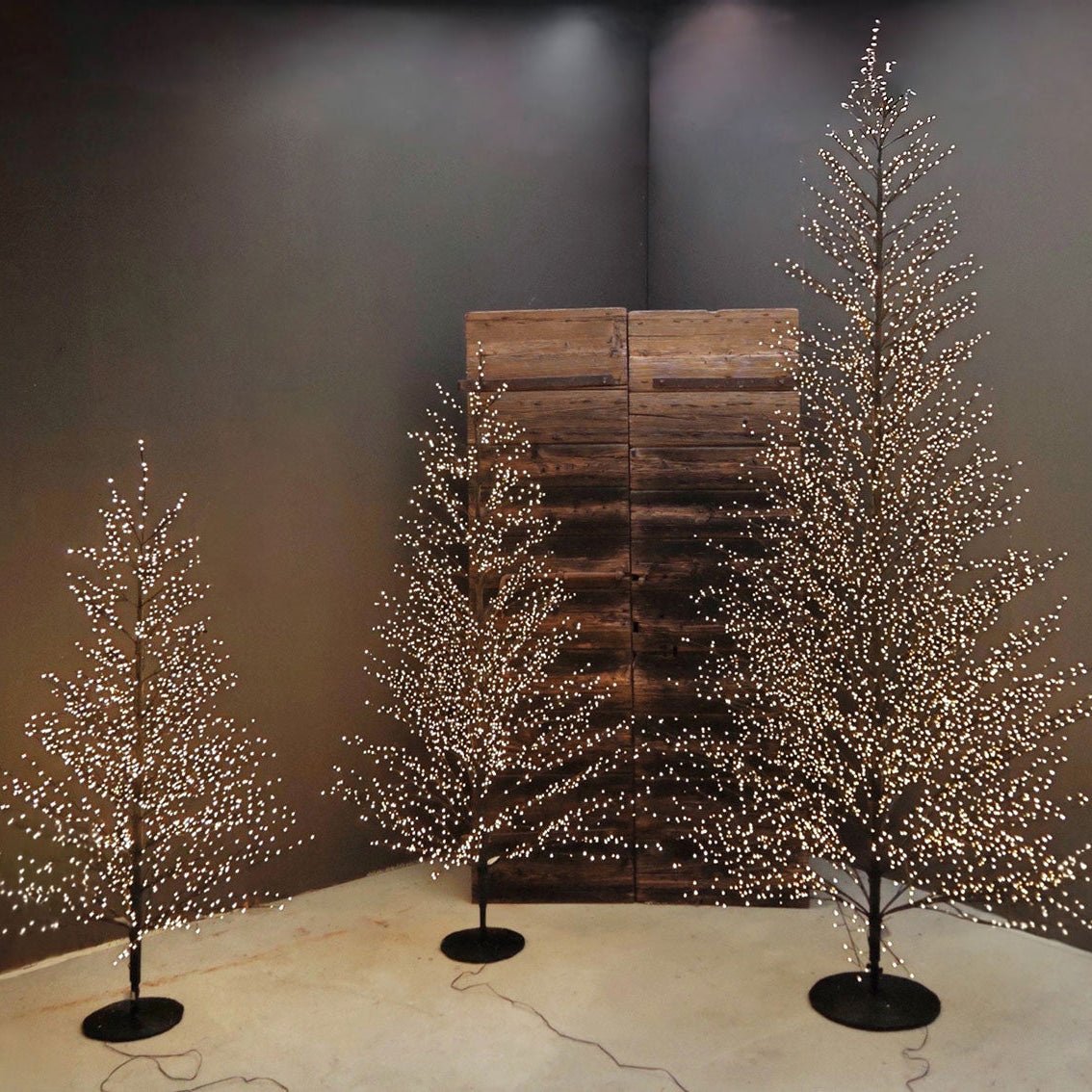 LED Christmas tree by Fiorira un Giardino, 180cm tall, suitable for indoor or outdoor holiday decorations.