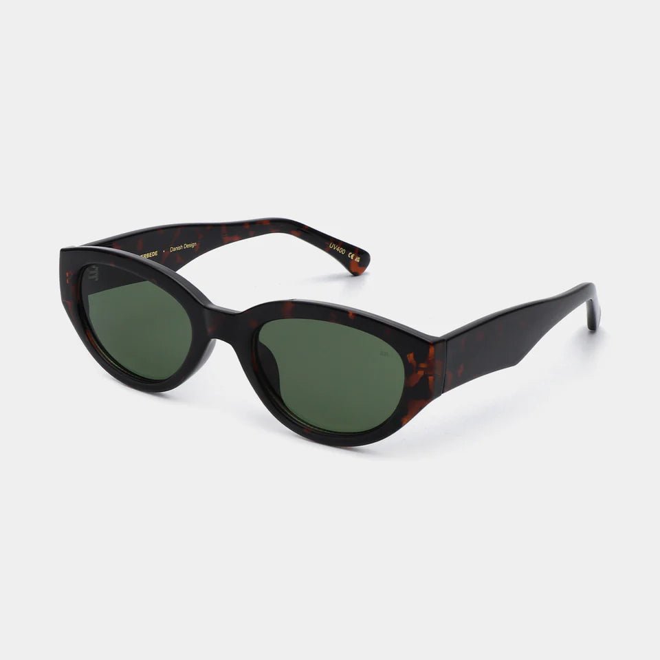 A. Kjaerbede Winnie sunglasses with round frames and tinted lenses, stylish and comfortable for everyday wear.