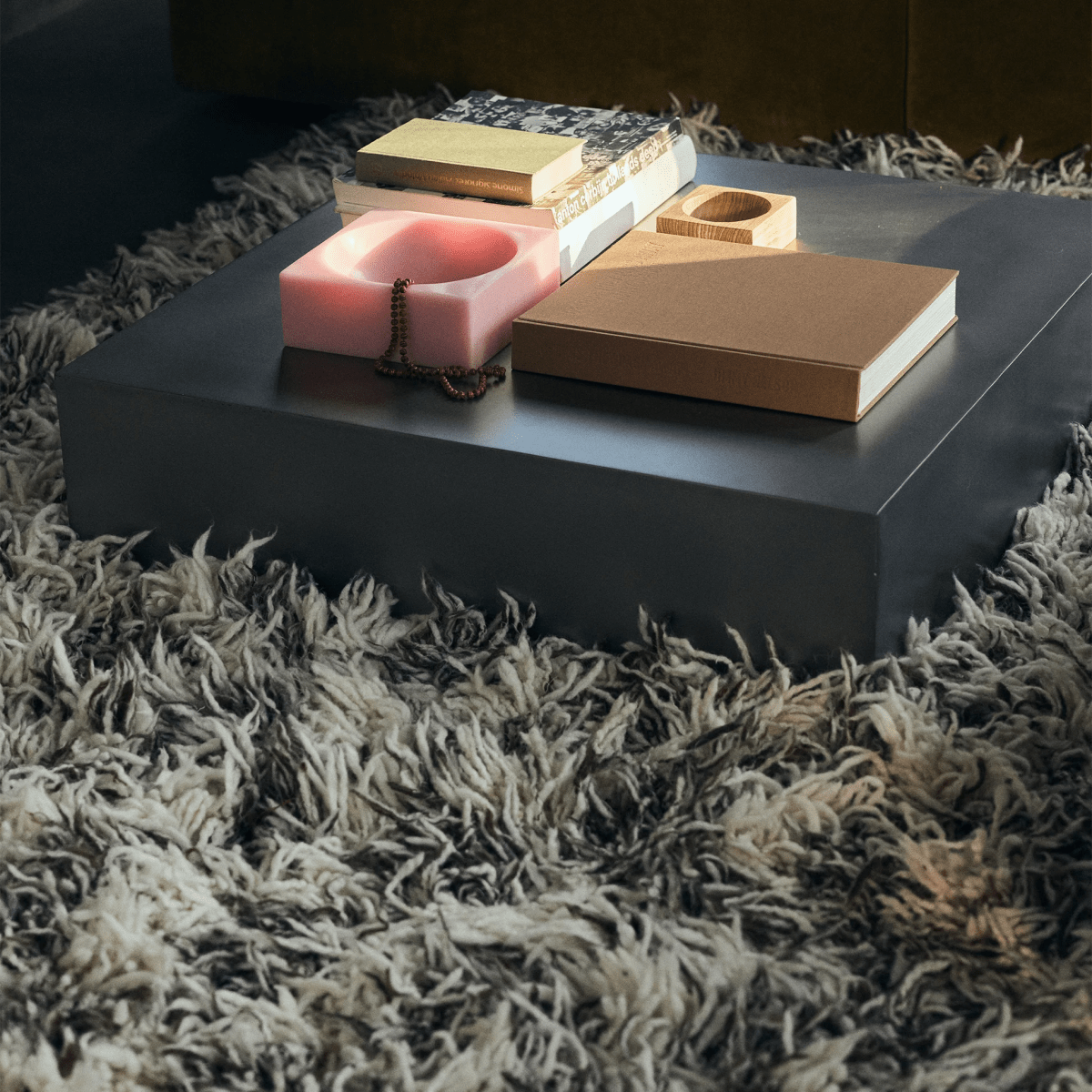 Pink Pop cube tray by HKliving, 22x22x8cm, featuring a geometric cube design on a vibrant pink surface.