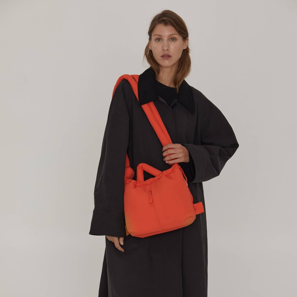 Compact Ona Soft Bag: Coral