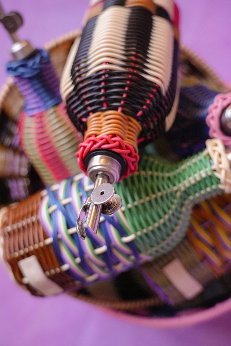 Maegen Oil Pourer - Red & Olive a