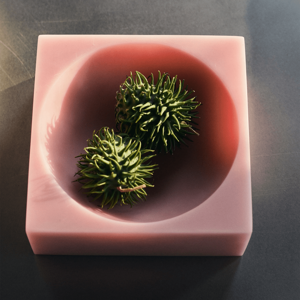 Pink Pop cube tray by HKliving, 22x22x8cm, with a geometric cube design for serving or organizing.