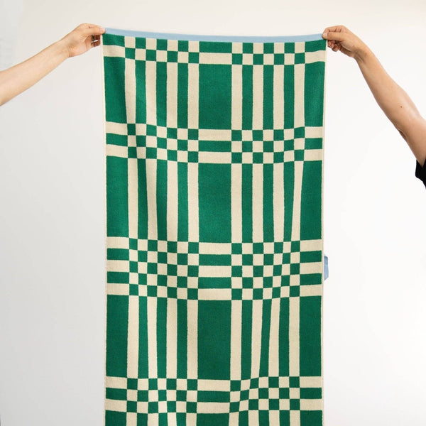 Marina Stripe Towel: Green / Bath Towel