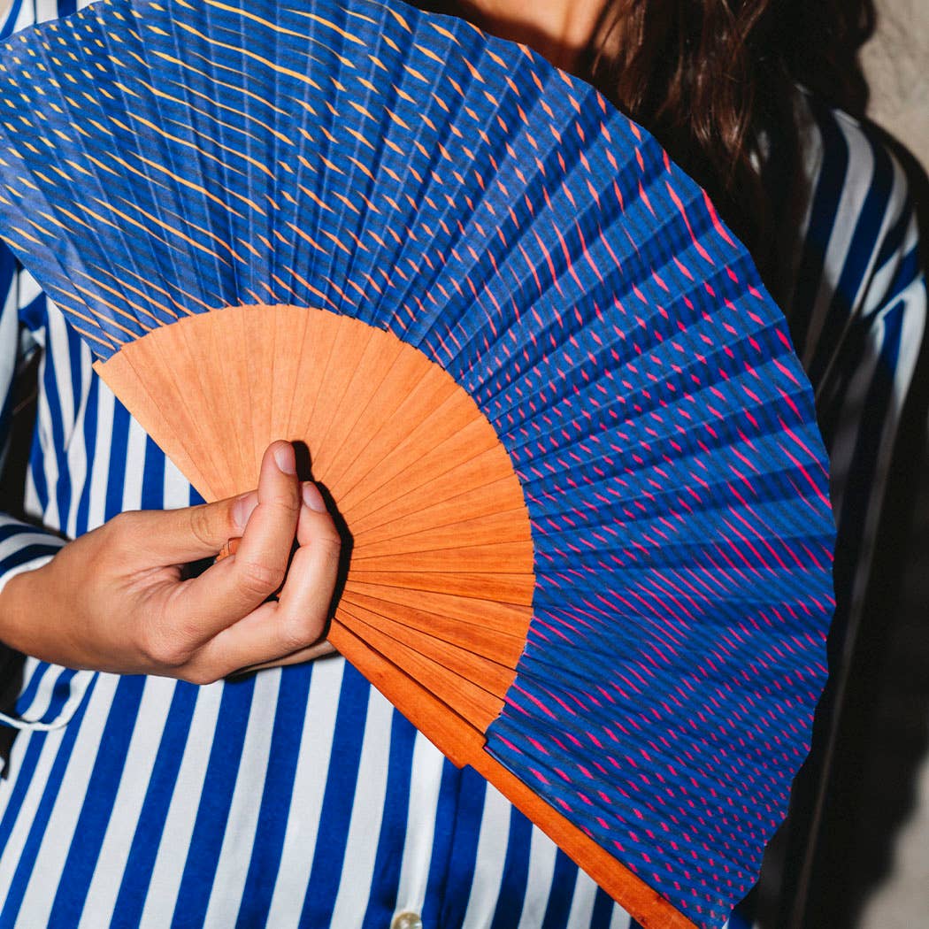 Dancing Waves Fan 100% handmade in Spain