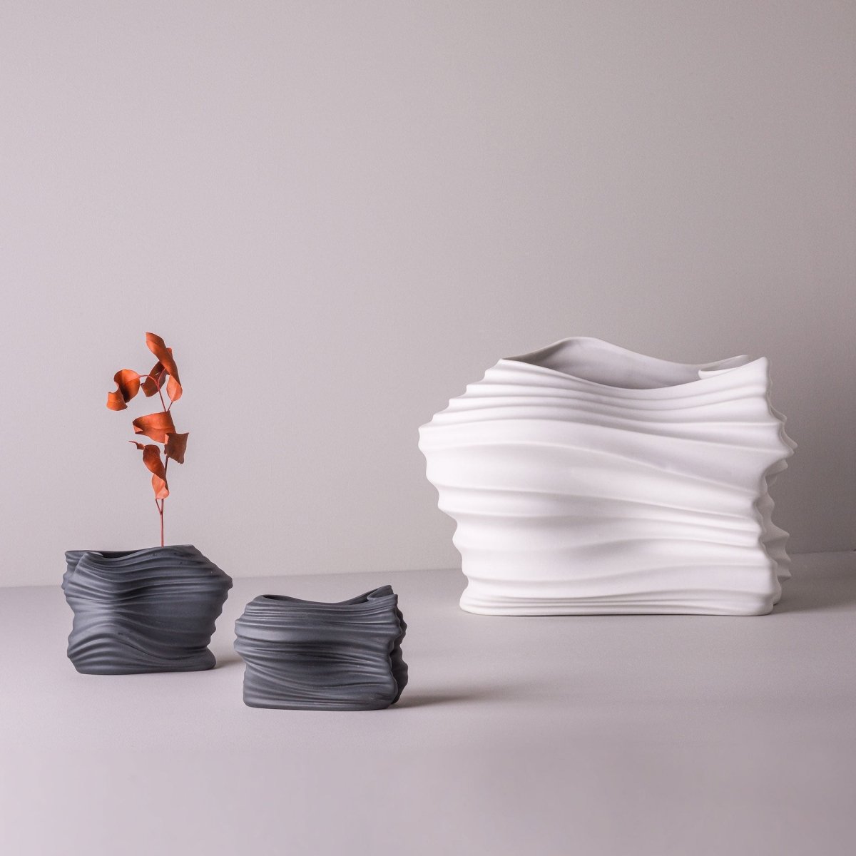 Voo P Porcelain Vase (h24 cm) - Holaria