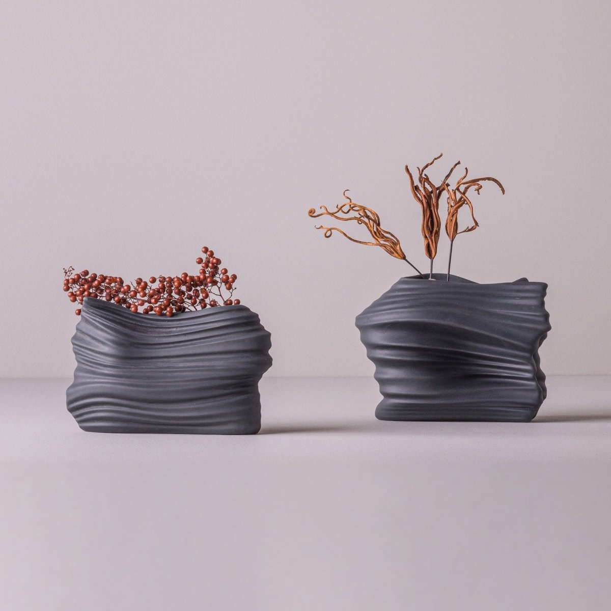 Voo G Porcelain Vase (h28 cm) - Holaria