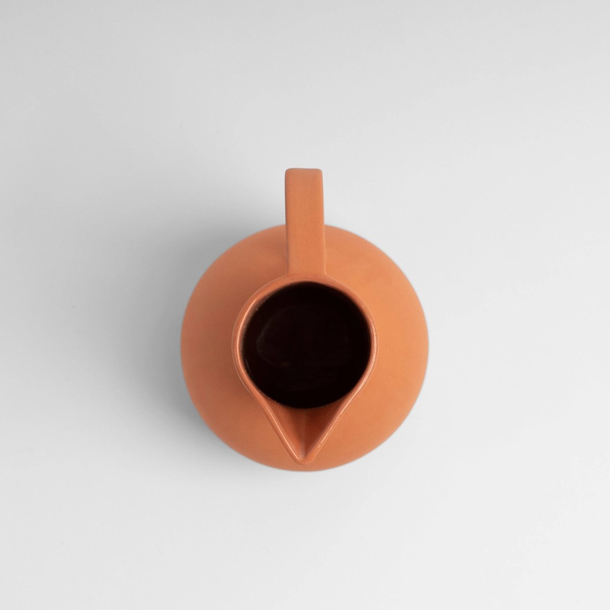 Nicholai Wiig-Hansen - Strøm - jug - medium - terracotta: Medium