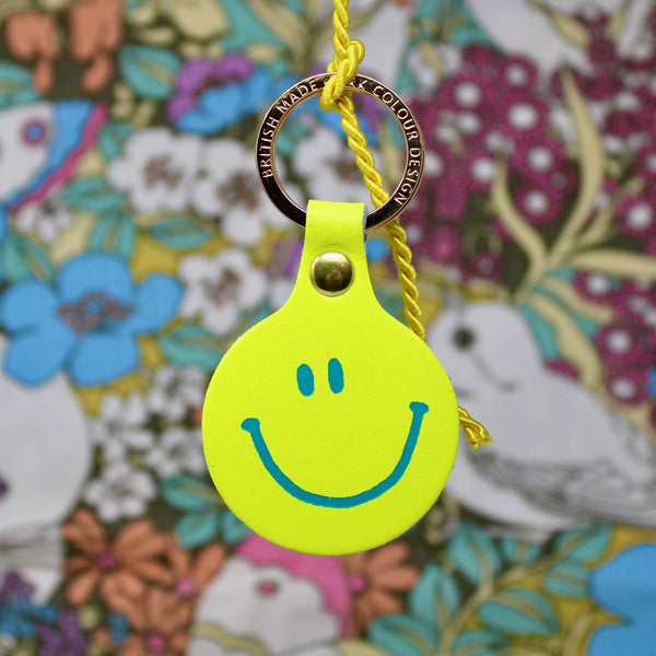 Feeling Lush Smilie Face Key Fob - Neon Yellow