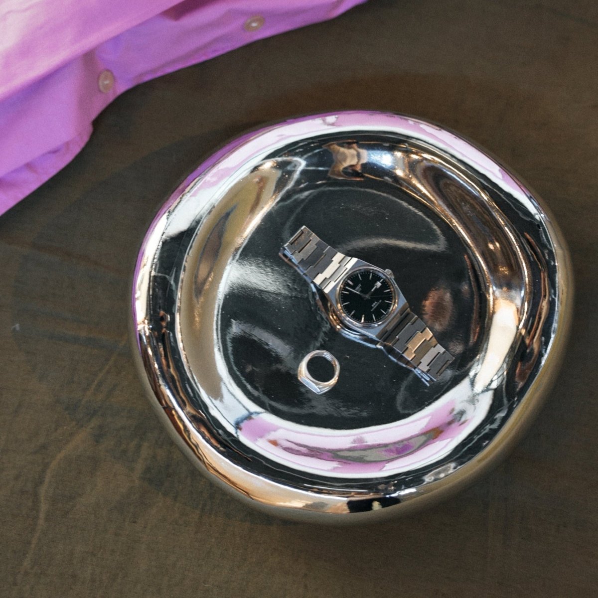 HKliving Gleam glass bowl in shiny chrome finish, round decorative bowl for display or serving.