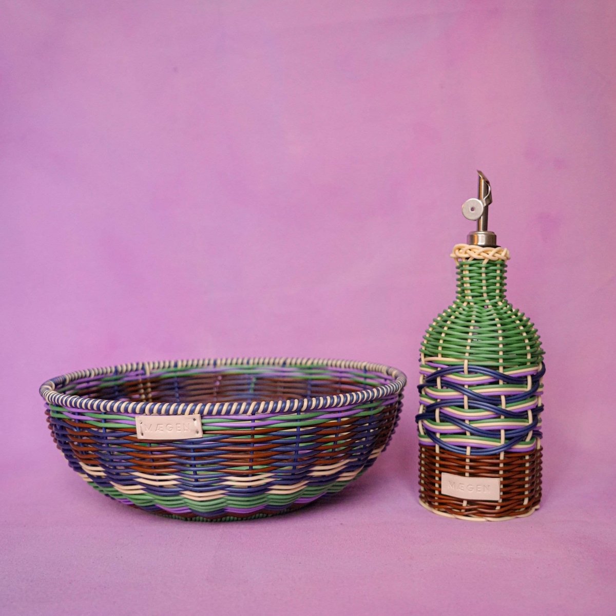 Maegen oil pourer in brown and green ceramic with a sleek, curved spout for easy oil pouring and precise control.