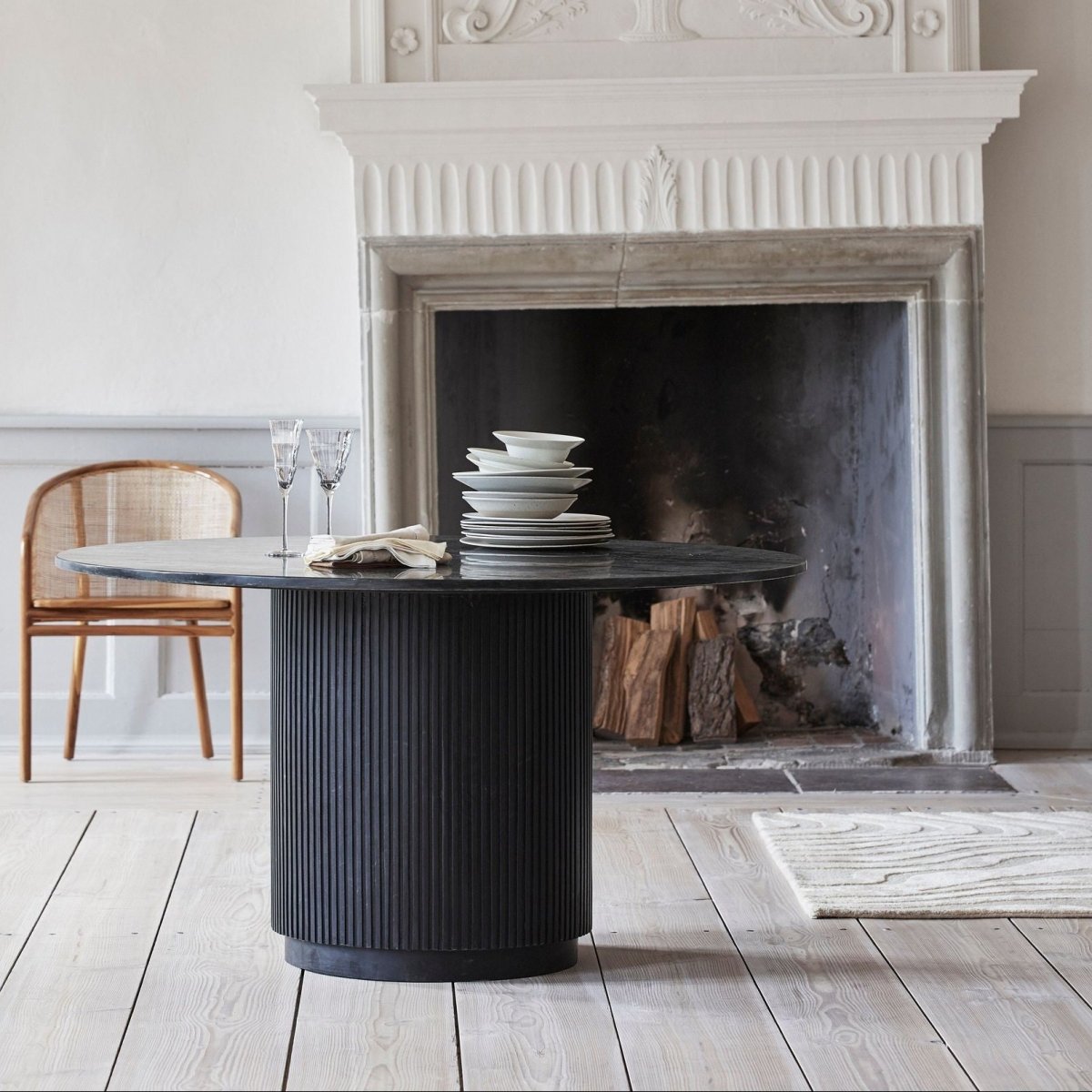 Nordal A/S ERIE round dining table with a 140 cm black marble top and sleek modern design.
