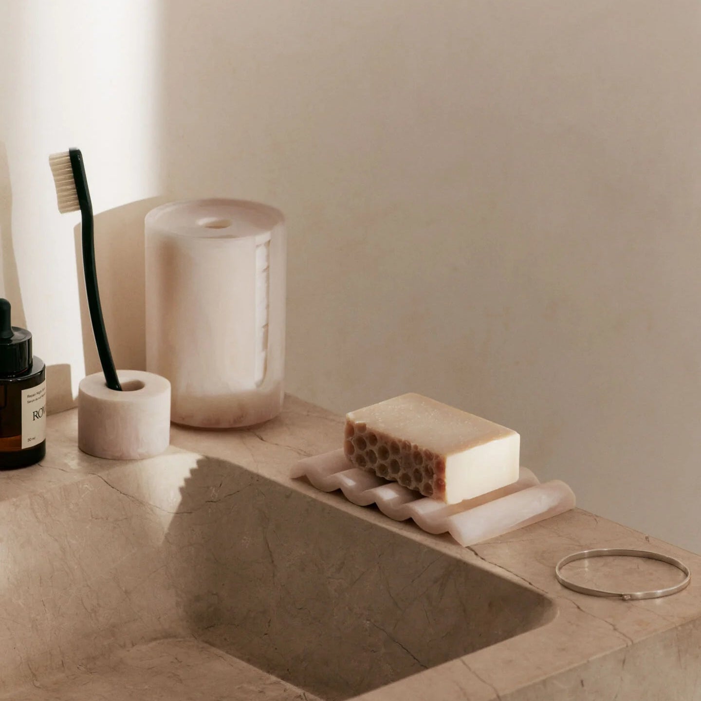 Mist Toothbrush Holder