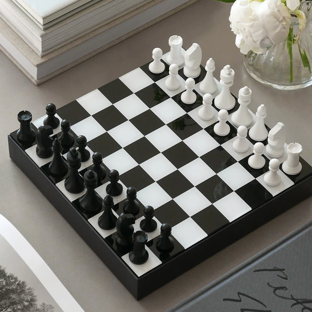 Chess - Black & White Design
