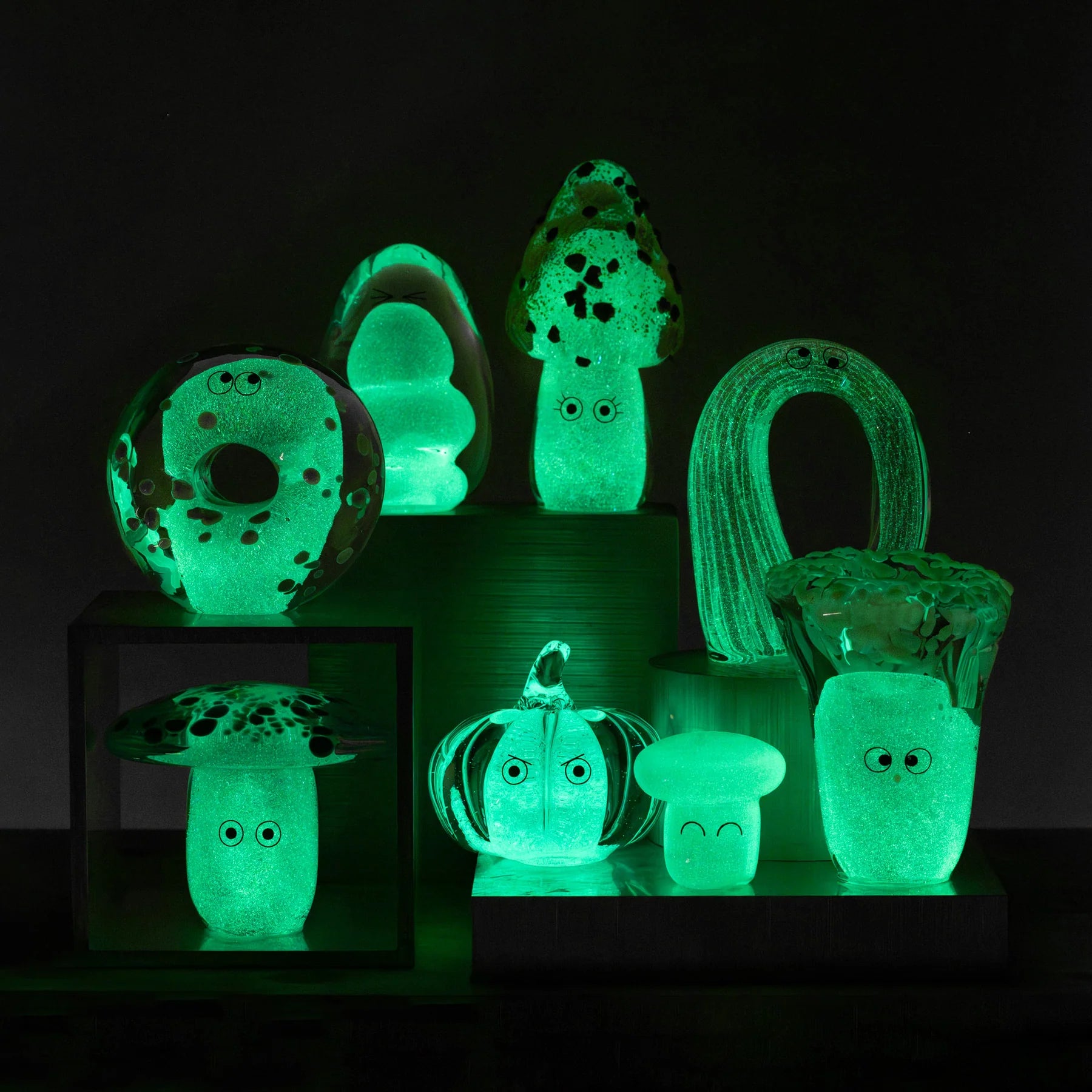 GLOWING Blobs von Studio Arhoj
