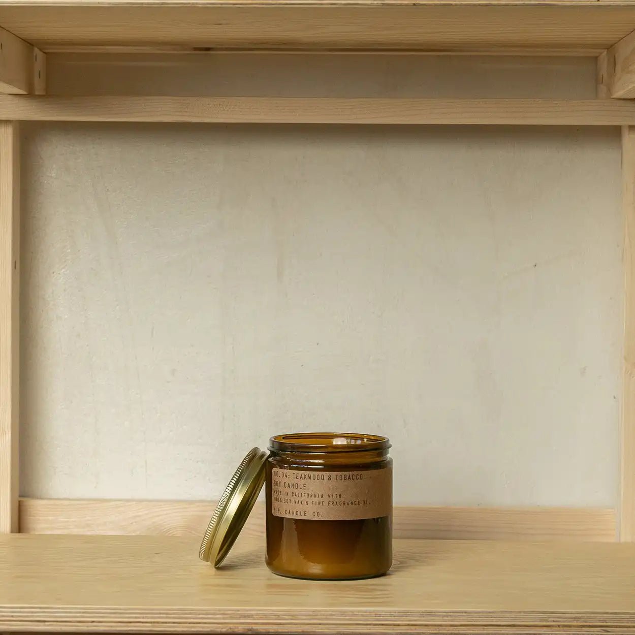 P.F. Candle Teakwood & Tobacco Large