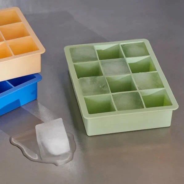Eiswürfelbehälter